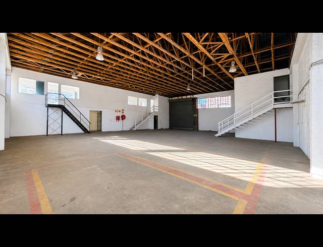 550M² WAREHOUSE TO LET IN MEADOWDALE
